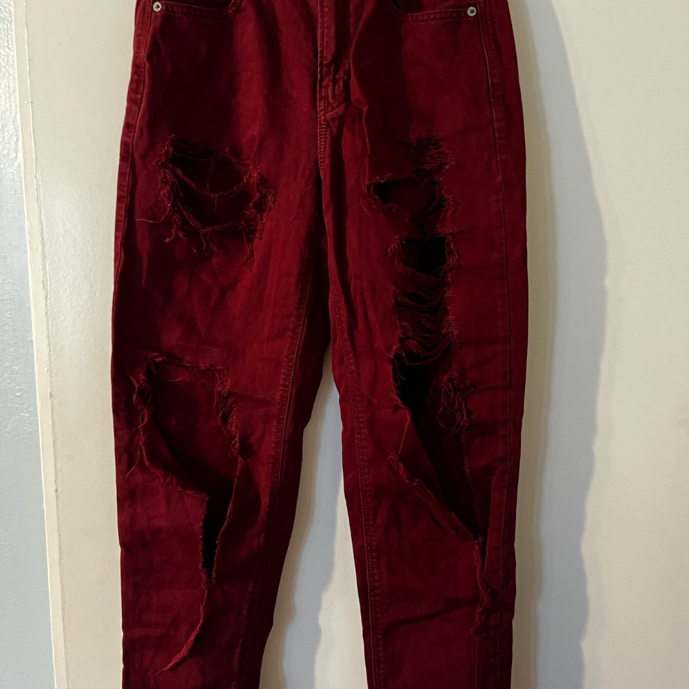 American Eagle Shredded Blow Out Knees Jeans